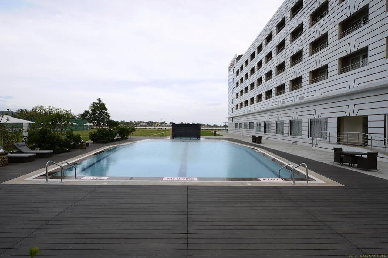 Hotel Naveen Lakeside Хубли Экстерьер фото